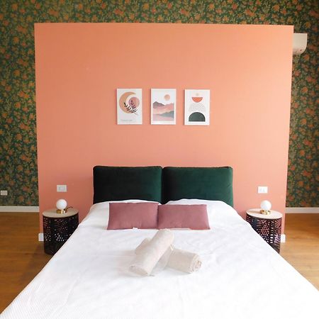 Hibiscus - Etnea Rooms Catánia Buitenkant foto