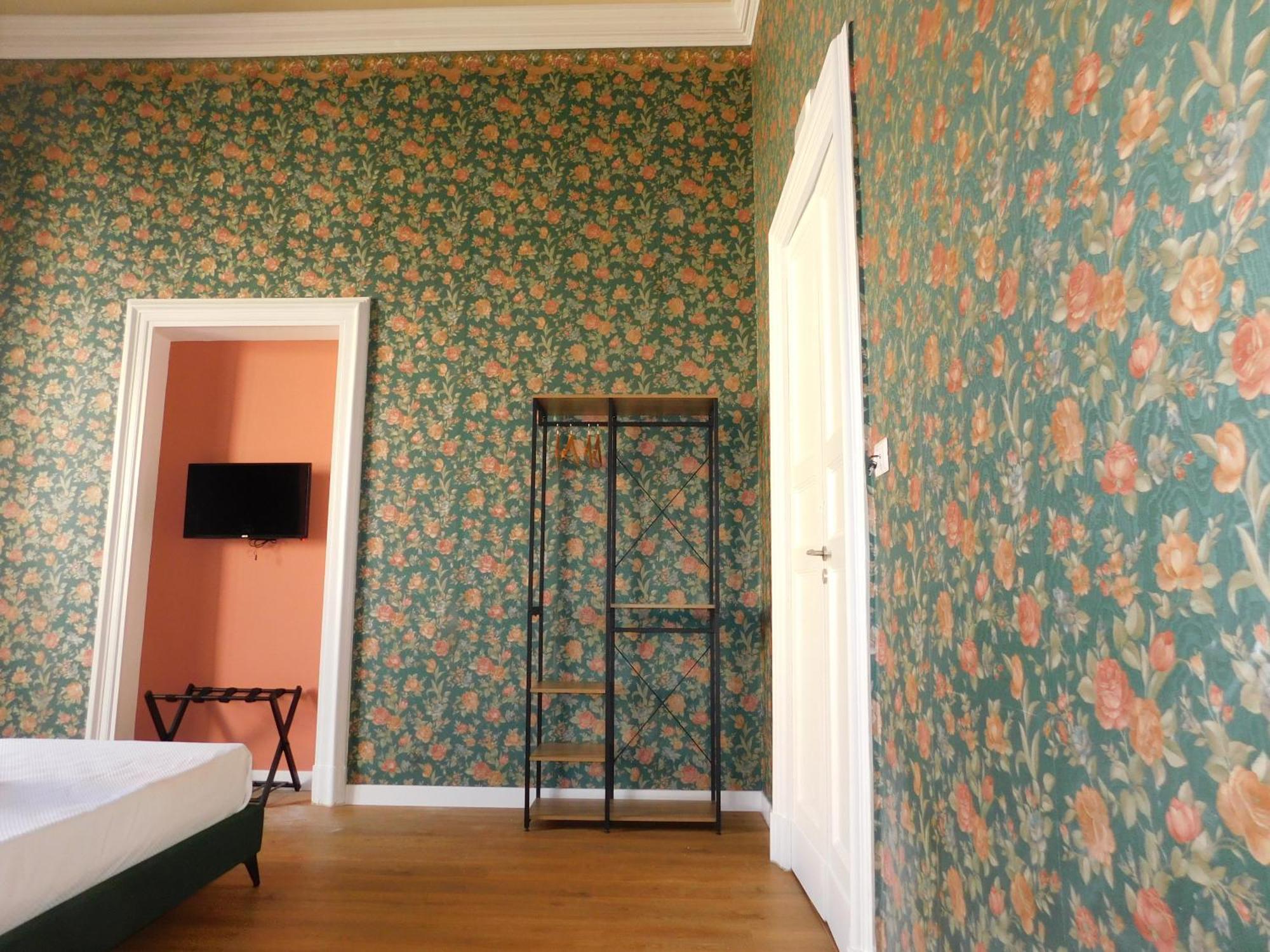 Hibiscus - Etnea Rooms Catánia Buitenkant foto