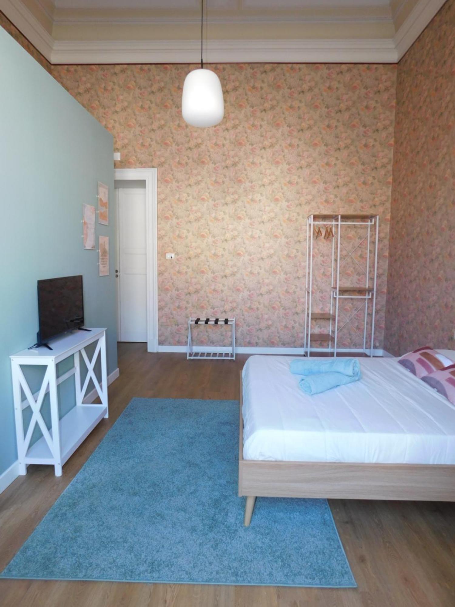 Hibiscus - Etnea Rooms Catánia Buitenkant foto